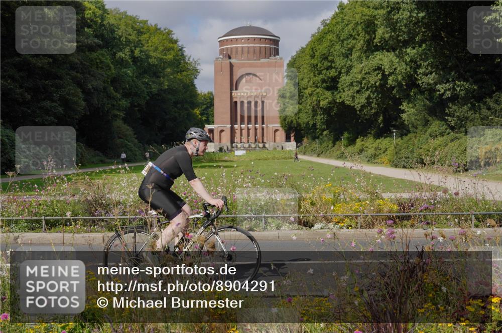 14.09.2025 - Stadtparktriathlon Michael Burmester http://msf.ph/oto/8904291 14.09.2025 11:15:11 Radfahren 886, 920 meine-sportfotos.de