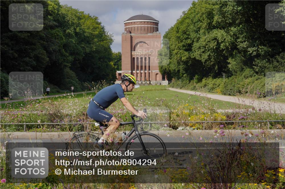 14.09.2025 - Stadtparktriathlon Michael Burmester http://msf.ph/oto/8904294 14.09.2025 11:15:26 Radfahren 756, 777, 829, 837, 842, 870, 880, 901, 921 meine-sportfotos.de