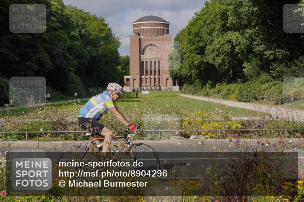 14.09.2025 - Stadtparktriathlon Michael Burmester http://msf.ph/oto/8904296 14.09.2025 11:15:27 Radfahren 756, 777, 816, 829, 837, 842, 870, 880, 892, 901, 921 meine-sportfotos.de