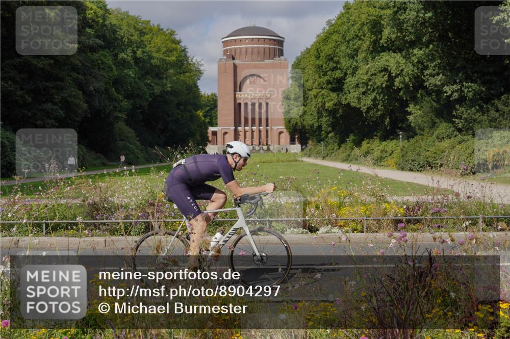 14.09.2025 - Stadtparktriathlon Michael Burmester http://msf.ph/oto/8904297 14.09.2025 11:15:30 Radfahren 756, 777, 816, 829, 837, 842, 880, 892, 901, 921 meine-sportfotos.de