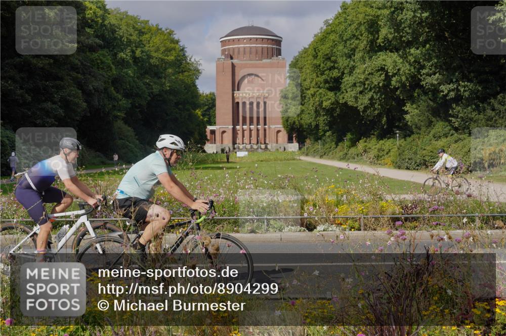 14.09.2025 - Stadtparktriathlon Michael Burmester http://msf.ph/oto/8904299 14.09.2025 11:15:34 Radfahren 777, 816, 829, 837, 880, 892, 901 meine-sportfotos.de
