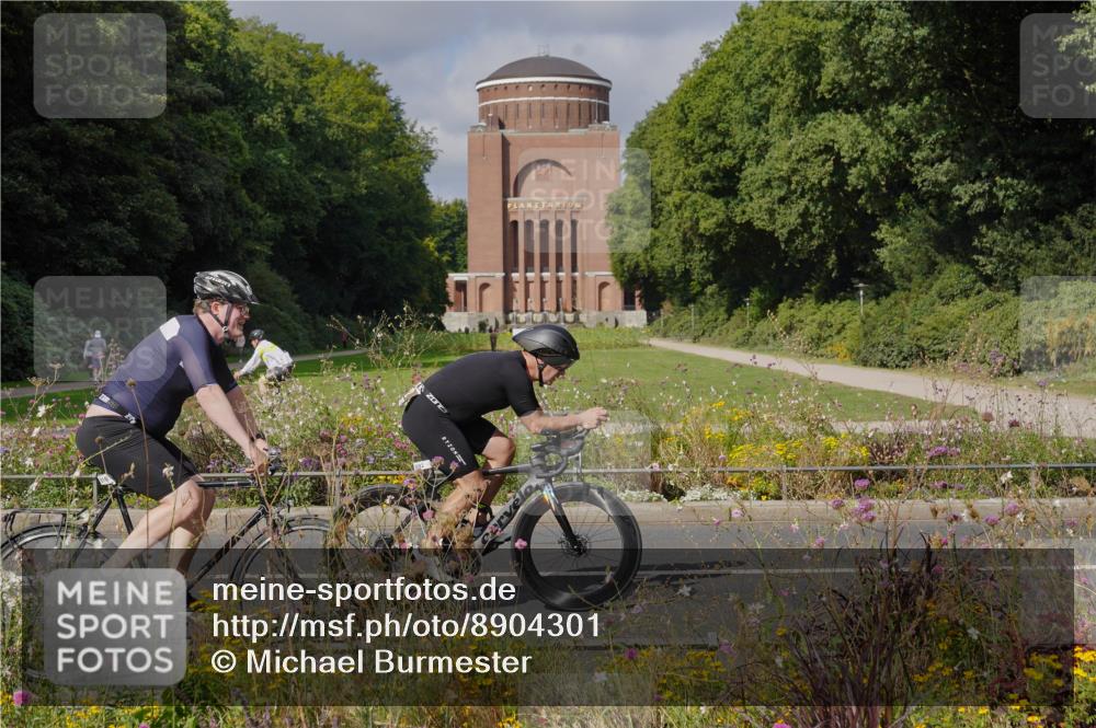 14.09.2025 - Stadtparktriathlon Michael Burmester http://msf.ph/oto/8904301 14.09.2025 11:15:36 Radfahren 777, 816, 829, 837, 858, 892, 901 meine-sportfotos.de
