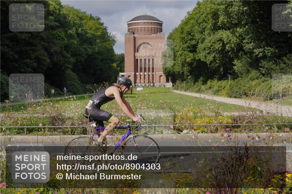 14.09.2025 - Stadtparktriathlon Michael Burmester http://msf.ph/oto/8904303 14.09.2025 11:15:45 Radfahren 739, 858, 875, 893, 918 meine-sportfotos.de