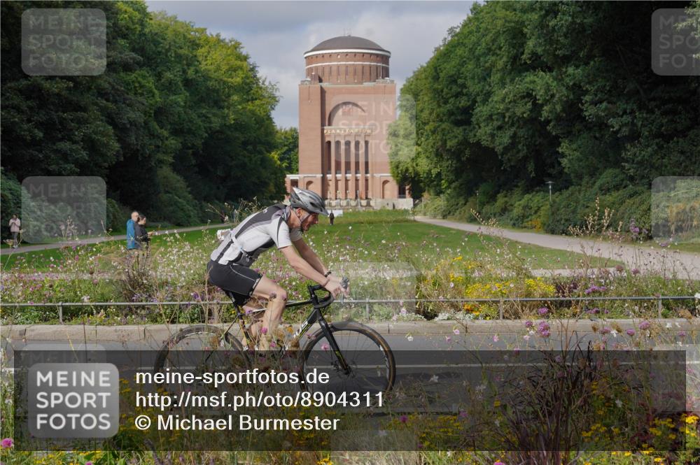 14.09.2025 - Stadtparktriathlon Michael Burmester http://msf.ph/oto/8904311 14.09.2025 11:16:06 Radfahren 878, 894, 915, 940 meine-sportfotos.de