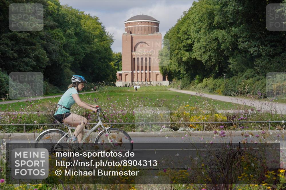 14.09.2025 - Stadtparktriathlon Michael Burmester http://msf.ph/oto/8904313 14.09.2025 11:16:16 Radfahren 655, 808, 831, 851, 894, 943 meine-sportfotos.de