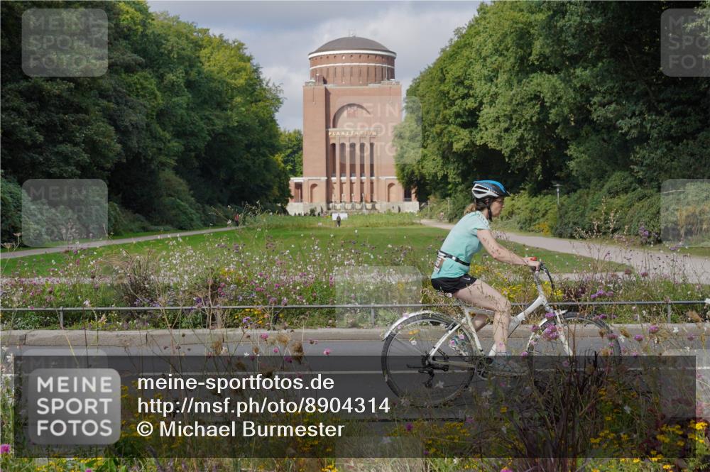 14.09.2025 - Stadtparktriathlon Michael Burmester http://msf.ph/oto/8904314 14.09.2025 11:16:17 Radfahren 655, 808, 831, 851, 943 meine-sportfotos.de