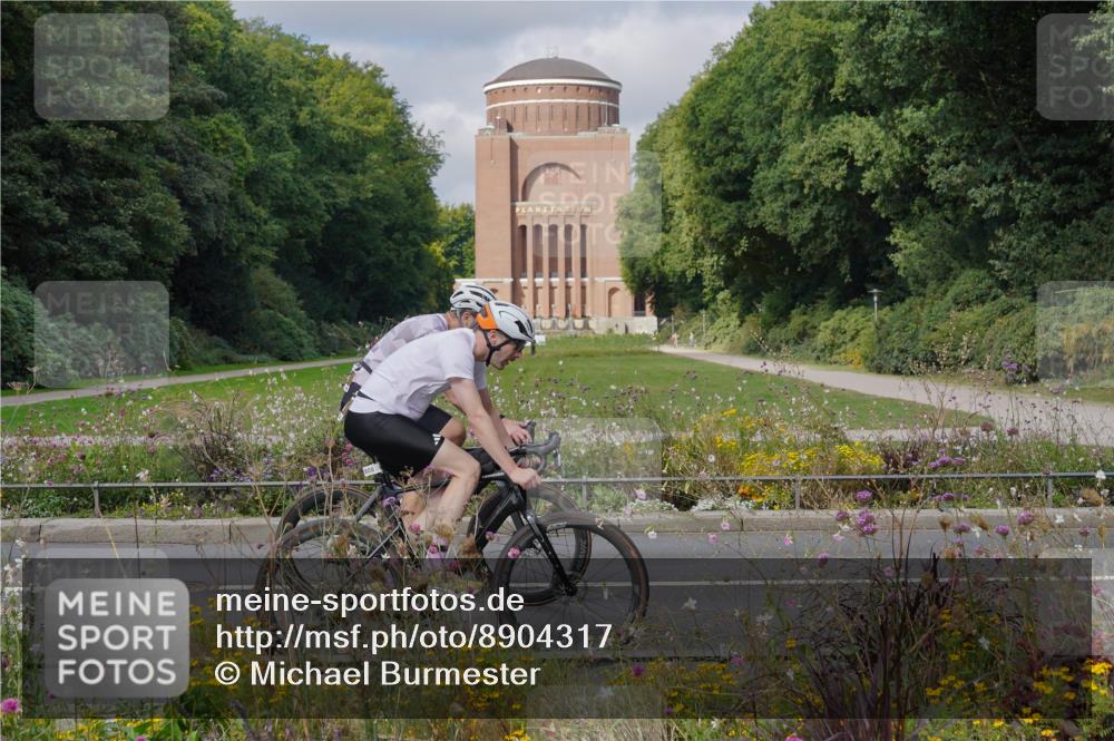 14.09.2025 - Stadtparktriathlon Michael Burmester http://msf.ph/oto/8904317 14.09.2025 11:16:23 Radfahren 808, 831, 851, 876, 895, 943, 968 meine-sportfotos.de
