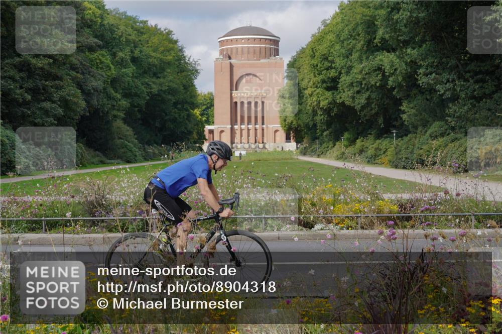 14.09.2025 - Stadtparktriathlon Michael Burmester http://msf.ph/oto/8904318 14.09.2025 11:16:29 Radfahren 876, 895, 968 meine-sportfotos.de