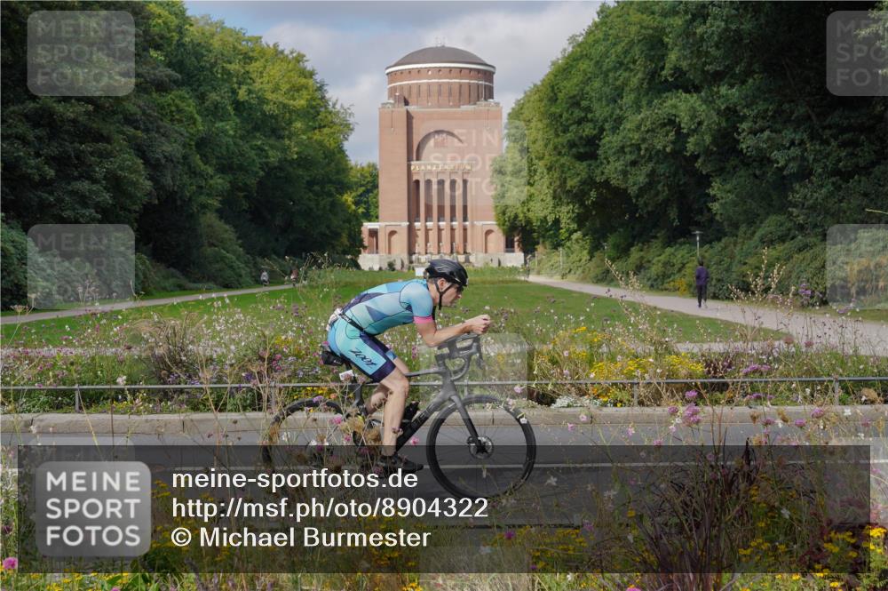 14.09.2025 - Stadtparktriathlon Michael Burmester http://msf.ph/oto/8904322 14.09.2025 11:16:49 Radfahren 823, 849, 888 meine-sportfotos.de