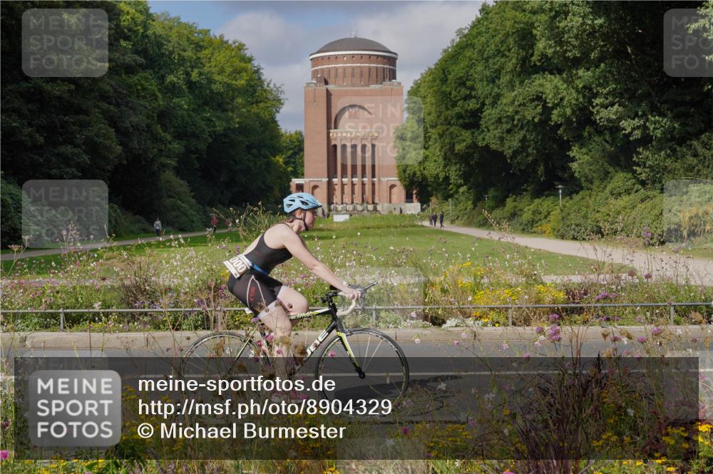 14.09.2025 - Stadtparktriathlon Michael Burmester http://msf.ph/oto/8904329 14.09.2025 11:17:11 Radfahren 900, 950, 987, 1000 meine-sportfotos.de