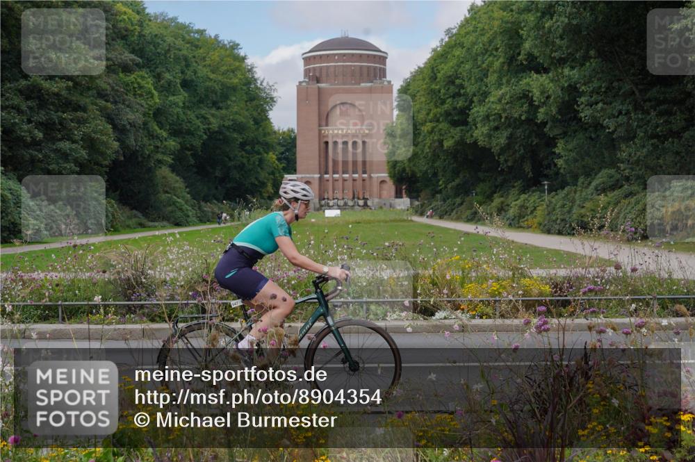 14.09.2025 - Stadtparktriathlon Michael Burmester http://msf.ph/oto/8904354 14.09.2025 11:19:13 Radfahren 797, 806, 835, 911, 914, 947, 969 meine-sportfotos.de