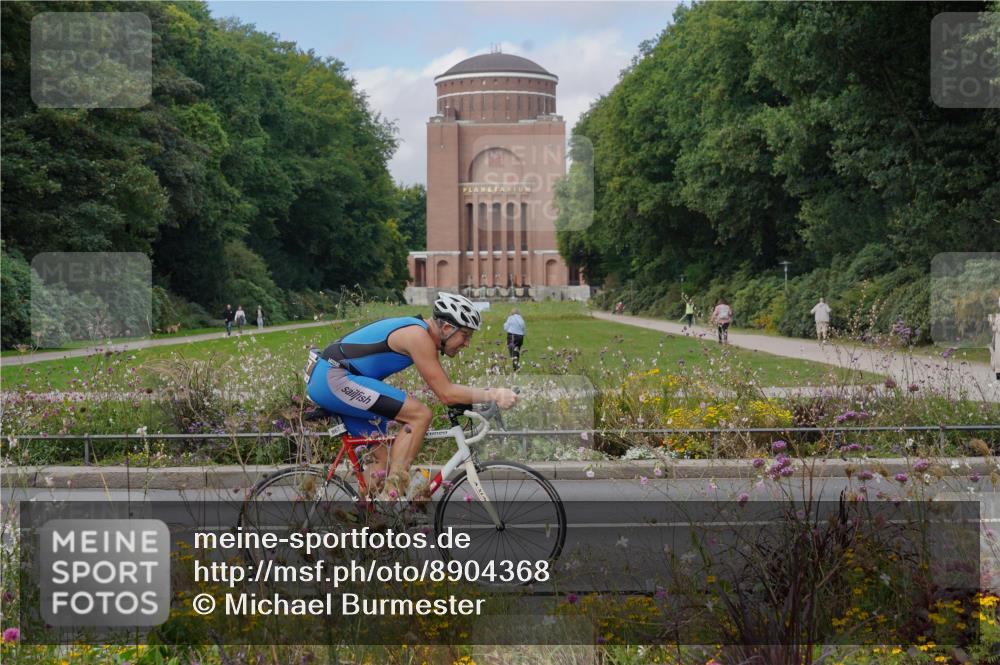 14.09.2025 - Stadtparktriathlon Michael Burmester http://msf.ph/oto/8904368 14.09.2025 11:20:00 Radfahren 836, 841, 867, 975, 984, 990 meine-sportfotos.de