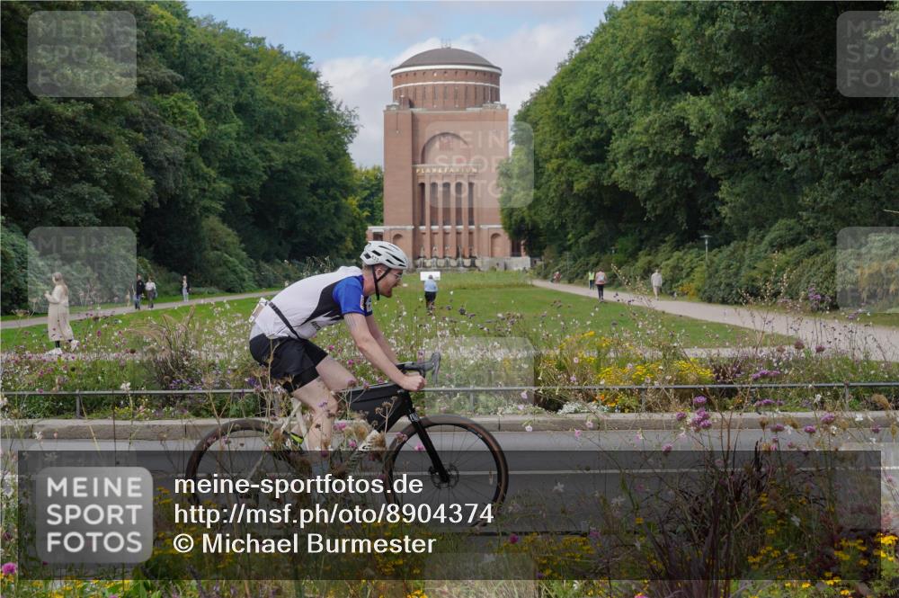 14.09.2025 - Stadtparktriathlon Michael Burmester http://msf.ph/oto/8904374 14.09.2025 11:20:15 Radfahren 833, 859, 865, 872, 925 meine-sportfotos.de
