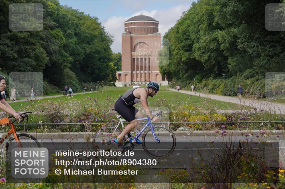 14.09.2025 - Stadtparktriathlon Michael Burmester http://msf.ph/oto/8904380 14.09.2025 11:20:33 Radfahren 838, 847, 874, 889, 917, 1018 meine-sportfotos.de