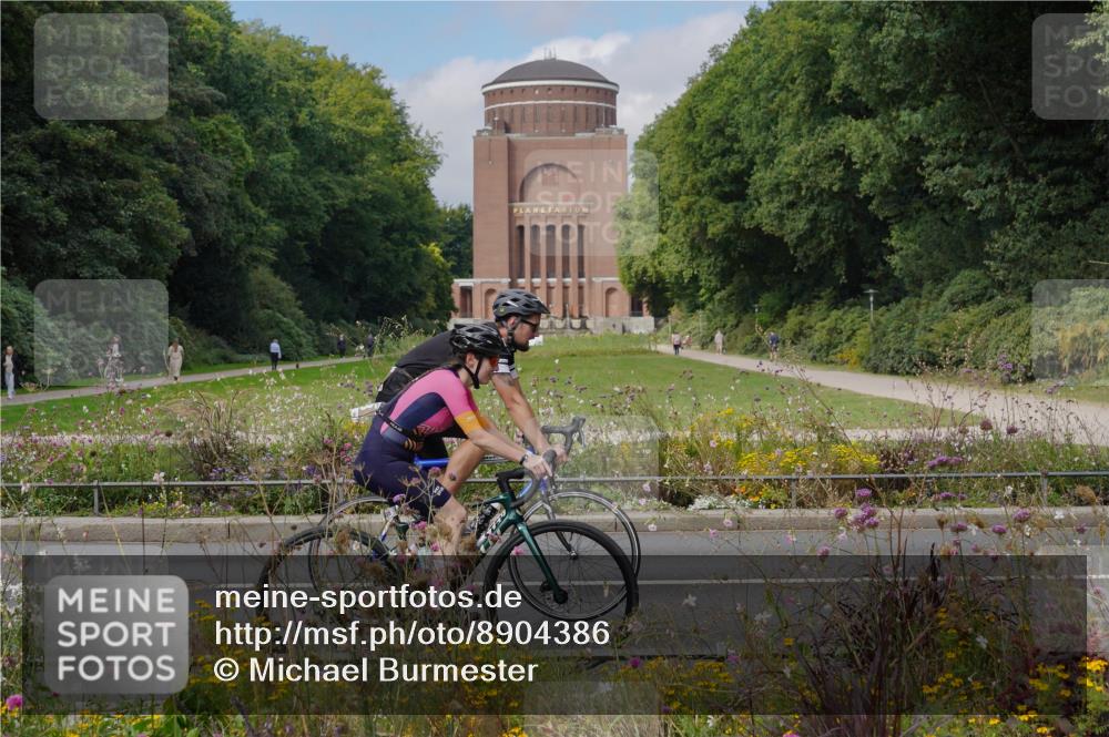 14.09.2025 - Stadtparktriathlon Michael Burmester http://msf.ph/oto/8904386 14.09.2025 11:20:46 Radfahren 848, 861, 897, 917, 938, 941, 989 meine-sportfotos.de