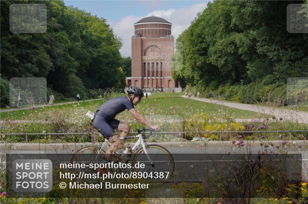 14.09.2025 - Stadtparktriathlon Michael Burmester http://msf.ph/oto/8904387 14.09.2025 11:20:47 Radfahren 848, 861, 897, 938, 941, 989 meine-sportfotos.de