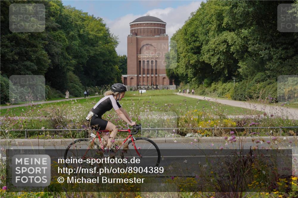 14.09.2025 - Stadtparktriathlon Michael Burmester http://msf.ph/oto/8904389 14.09.2025 11:20:58 Radfahren 937, 949, 982 meine-sportfotos.de