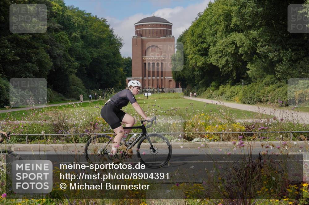 14.09.2025 - Stadtparktriathlon Michael Burmester http://msf.ph/oto/8904391 14.09.2025 11:21:07 Radfahren 822, 827, 973, 982, 1012 meine-sportfotos.de