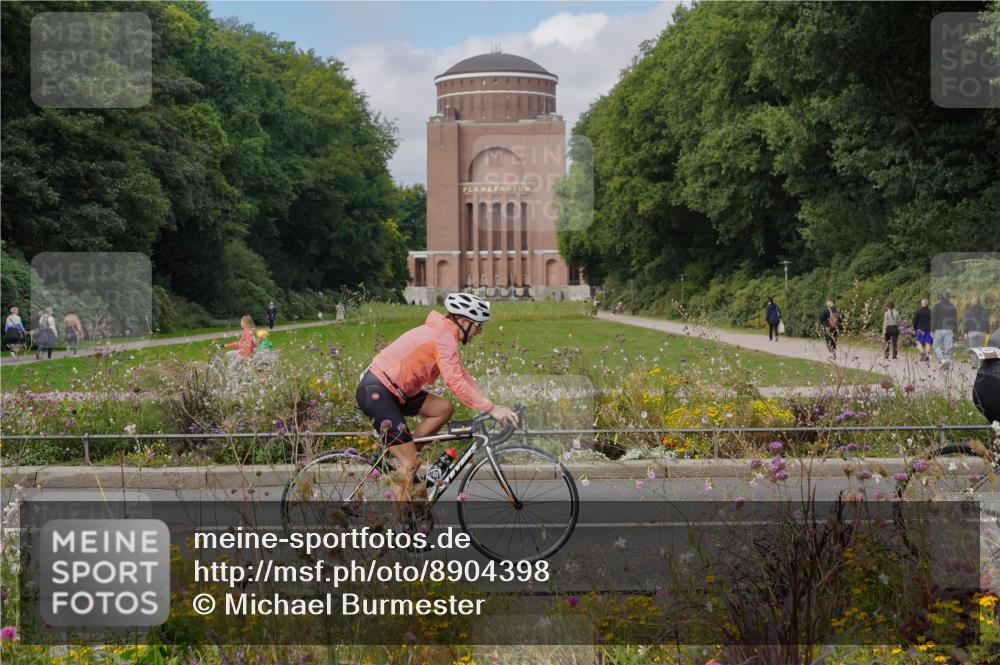 14.09.2025 - Stadtparktriathlon Michael Burmester http://msf.ph/oto/8904398 14.09.2025 11:21:44 Radfahren 734, 828, 871, 927, 945, 955, 960 meine-sportfotos.de