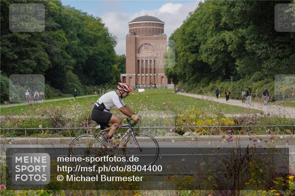 14.09.2025 - Stadtparktriathlon Michael Burmester http://msf.ph/oto/8904400 14.09.2025 11:21:51 Radfahren 828, 873, 945, 981 meine-sportfotos.de