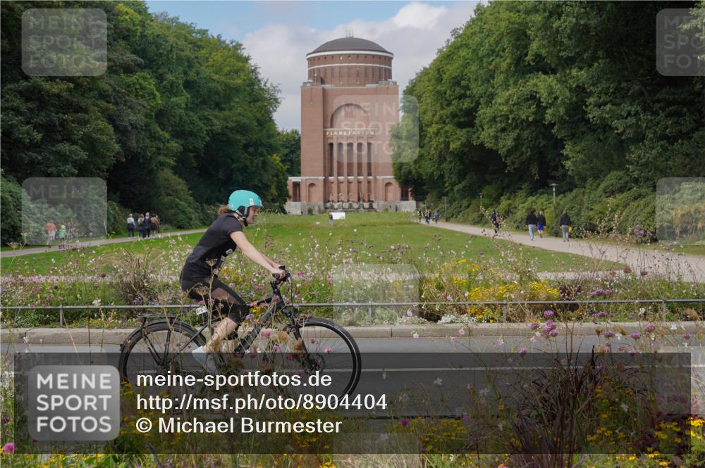 14.09.2025 - Stadtparktriathlon Michael Burmester http://msf.ph/oto/8904404 14.09.2025 11:22:03 Radfahren 939, 972, 978, 1007, 1014, 1017 meine-sportfotos.de