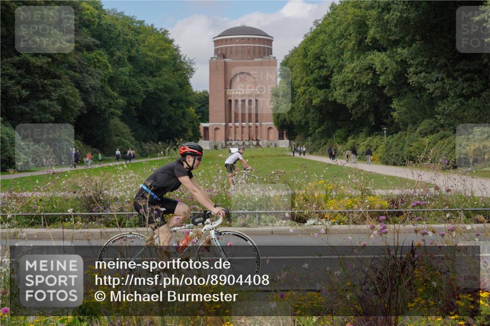 14.09.2025 - Stadtparktriathlon Michael Burmester http://msf.ph/oto/8904408 14.09.2025 11:22:13 Radfahren 842, 855, 929, 952, 964, 972, 1007, 1014 meine-sportfotos.de