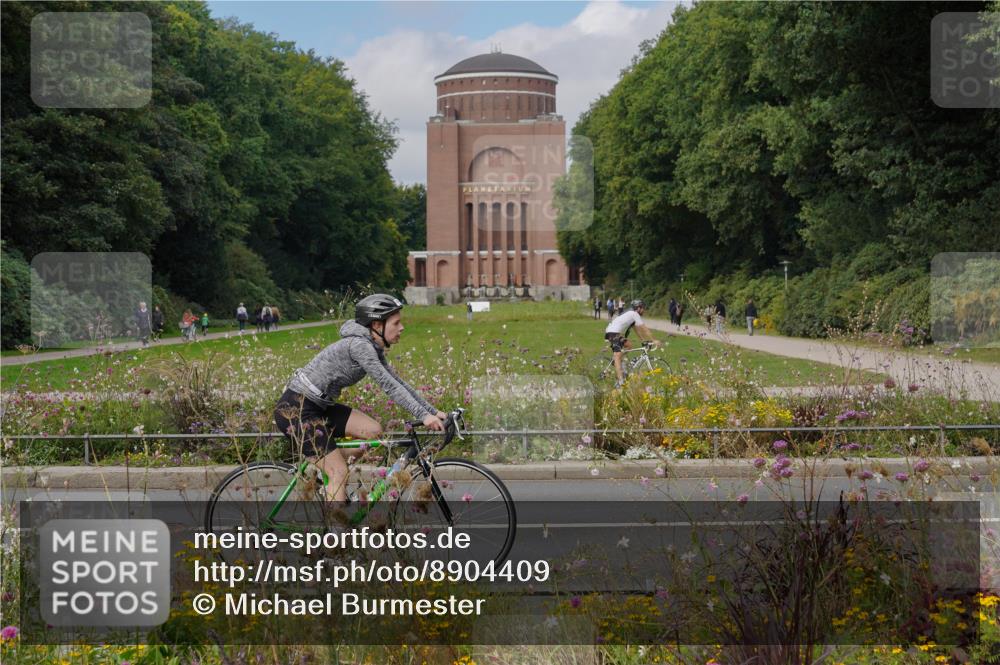 14.09.2025 - Stadtparktriathlon Michael Burmester http://msf.ph/oto/8904409 14.09.2025 11:22:14 Radfahren 842, 855, 929, 952, 964, 972, 997, 1007, 1014 meine-sportfotos.de