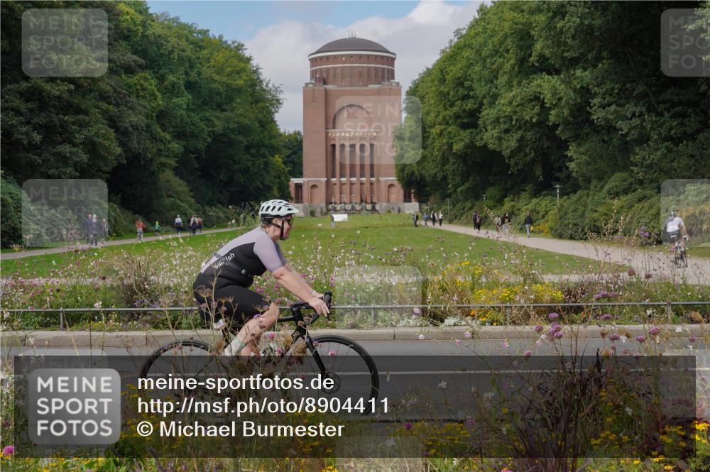 14.09.2025 - Stadtparktriathlon Michael Burmester http://msf.ph/oto/8904411 14.09.2025 11:22:16 Radfahren 842, 850, 855, 929, 952, 964, 972, 997 meine-sportfotos.de