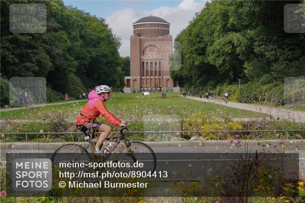 14.09.2025 - Stadtparktriathlon Michael Burmester http://msf.ph/oto/8904413 14.09.2025 11:22:22 Radfahren 850, 855, 997 meine-sportfotos.de