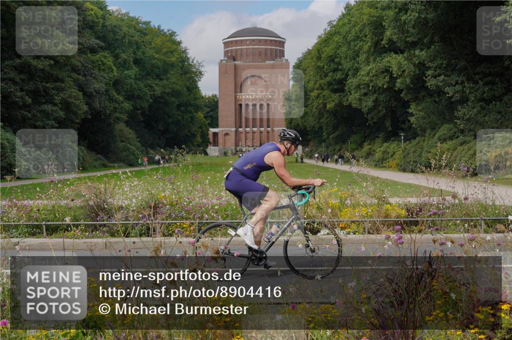 14.09.2025 - Stadtparktriathlon Michael Burmester http://msf.ph/oto/8904416 14.09.2025 11:22:34 Radfahren 857, 880, 892, 901, 998 meine-sportfotos.de
