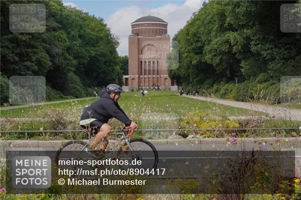 14.09.2025 - Stadtparktriathlon Michael Burmester http://msf.ph/oto/8904417 14.09.2025 11:22:40 Radfahren 857, 870, 875, 892, 957, 958, 998 meine-sportfotos.de