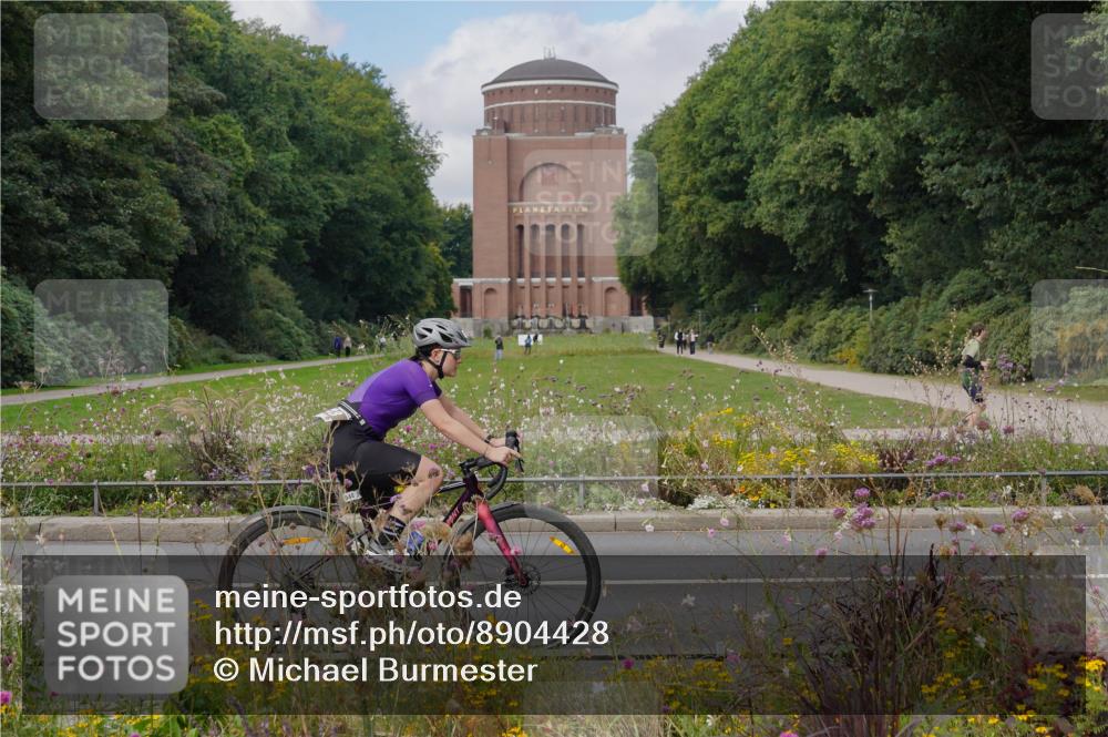 14.09.2025 - Stadtparktriathlon Michael Burmester http://msf.ph/oto/8904428 14.09.2025 11:23:01 Radfahren 829, 831, 851, 882, 918, 920, 948, 963, 974 meine-sportfotos.de