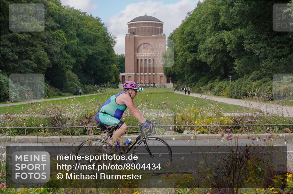14.09.2025 - Stadtparktriathlon Michael Burmester http://msf.ph/oto/8904434 14.09.2025 11:23:17 Radfahren 886, 946 meine-sportfotos.de