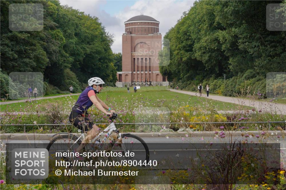 14.09.2025 - Stadtparktriathlon Michael Burmester http://msf.ph/oto/8904440 14.09.2025 11:23:46 Radfahren 849, 893, 936, 940, 943, 994, 1005, 1008, 1011 meine-sportfotos.de