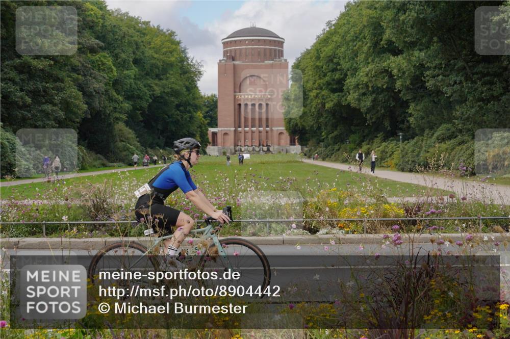 14.09.2025 - Stadtparktriathlon Michael Burmester http://msf.ph/oto/8904442 14.09.2025 11:23:48 Radfahren 824, 893, 936, 940, 943, 994, 1005, 1008, 1011 meine-sportfotos.de