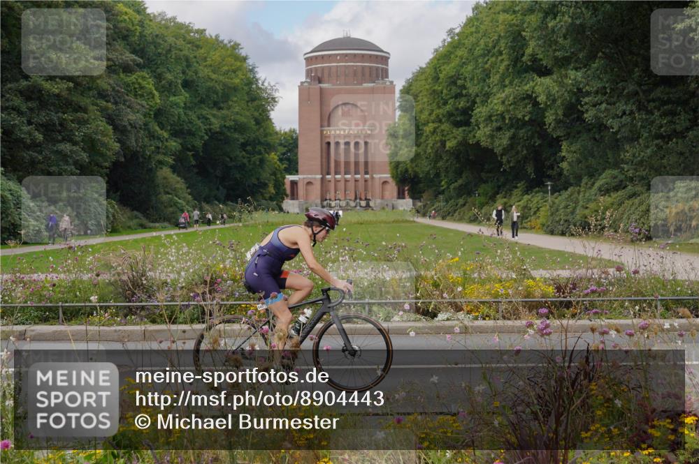 14.09.2025 - Stadtparktriathlon Michael Burmester http://msf.ph/oto/8904443 14.09.2025 11:23:50 Radfahren 824, 893, 936, 940, 943, 994, 1005, 1008, 1011 meine-sportfotos.de