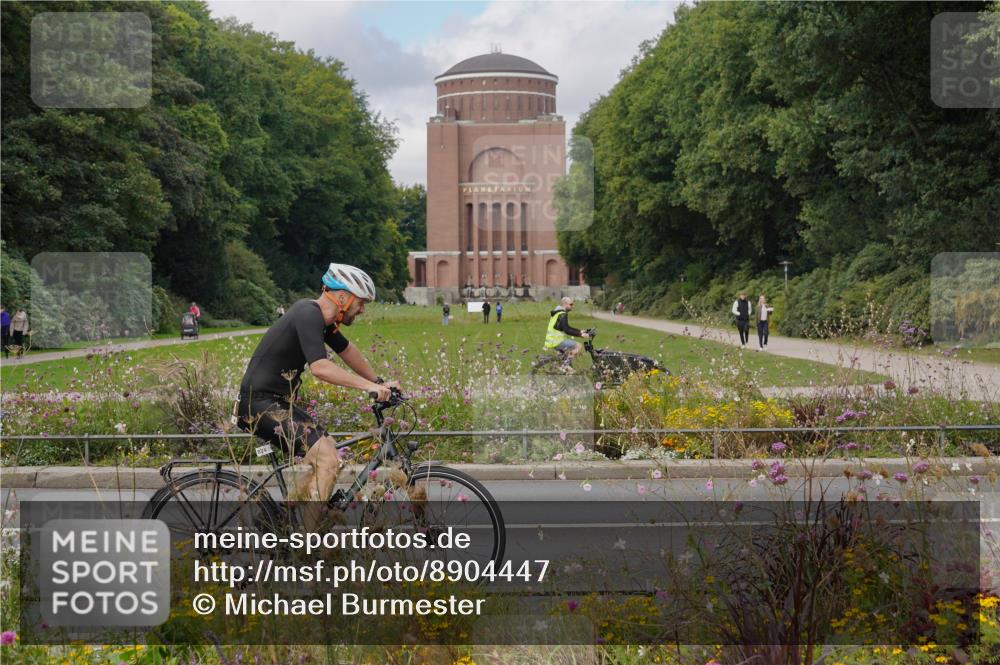 14.09.2025 - Stadtparktriathlon Michael Burmester http://msf.ph/oto/8904447 14.09.2025 11:23:56 Radfahren 824, 876, 878, 895, 986, 1008, 1011 meine-sportfotos.de