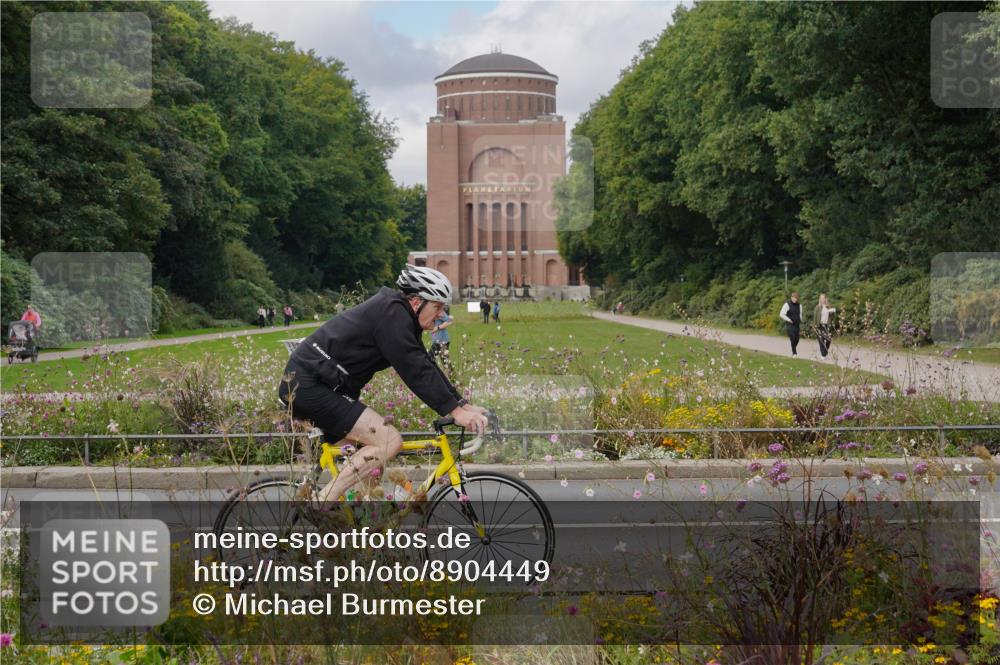 14.09.2025 - Stadtparktriathlon Michael Burmester http://msf.ph/oto/8904449 14.09.2025 11:24:02 Radfahren 823, 876, 878, 895, 915, 924, 986, 987 meine-sportfotos.de