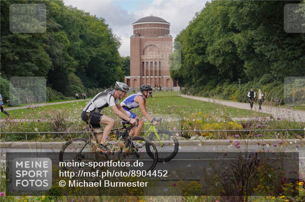 14.09.2025 - Stadtparktriathlon Michael Burmester http://msf.ph/oto/8904452 14.09.2025 11:24:06 Radfahren 823, 876, 878, 894, 895, 915, 924, 970, 986, 987 meine-sportfotos.de