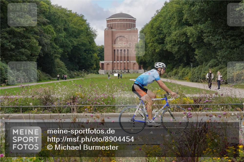 14.09.2025 - Stadtparktriathlon Michael Burmester http://msf.ph/oto/8904454 14.09.2025 11:24:09 Radfahren 823, 876, 894, 895, 915, 924, 970, 987 meine-sportfotos.de