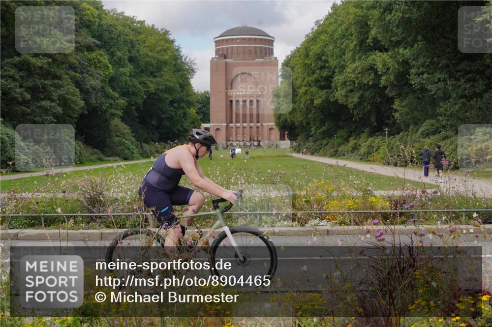14.09.2025 - Stadtparktriathlon Michael Burmester http://msf.ph/oto/8904465 14.09.2025 11:25:05 Radfahren 839, 843 meine-sportfotos.de