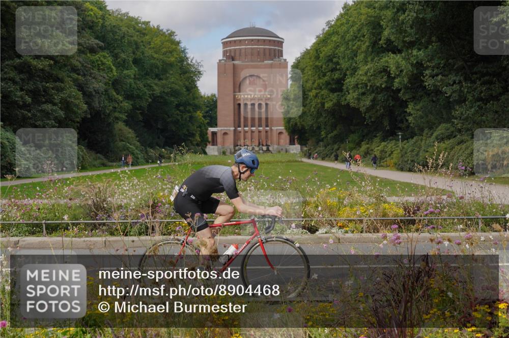14.09.2025 - Stadtparktriathlon Michael Burmester http://msf.ph/oto/8904468 14.09.2025 11:25:39 Radfahren 826, 837, 852, 919, 992, 1000 meine-sportfotos.de