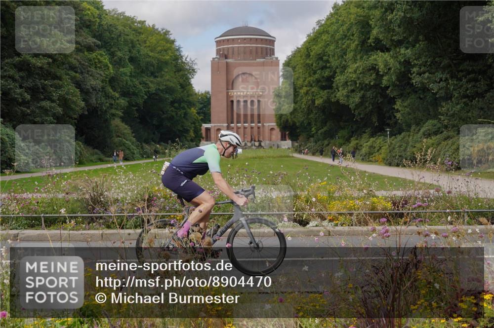 14.09.2025 - Stadtparktriathlon Michael Burmester http://msf.ph/oto/8904470 14.09.2025 11:25:42 Radfahren 826, 837, 852, 919, 1000 meine-sportfotos.de