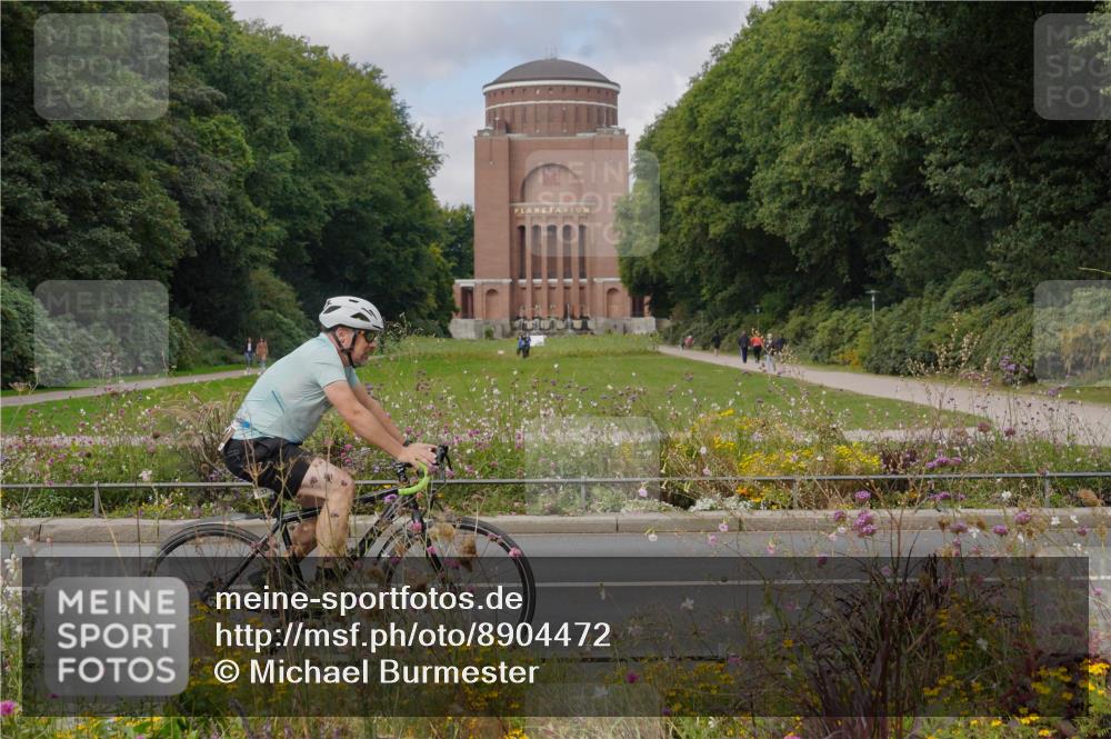 14.09.2025 - Stadtparktriathlon Michael Burmester http://msf.ph/oto/8904472 14.09.2025 11:25:44 Radfahren 826, 837, 852, 919, 1000 meine-sportfotos.de