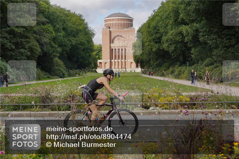14.09.2025 - Stadtparktriathlon Michael Burmester http://msf.ph/oto/8904474 14.09.2025 11:26:10 Radfahren 835, 930, 951, 1006 meine-sportfotos.de