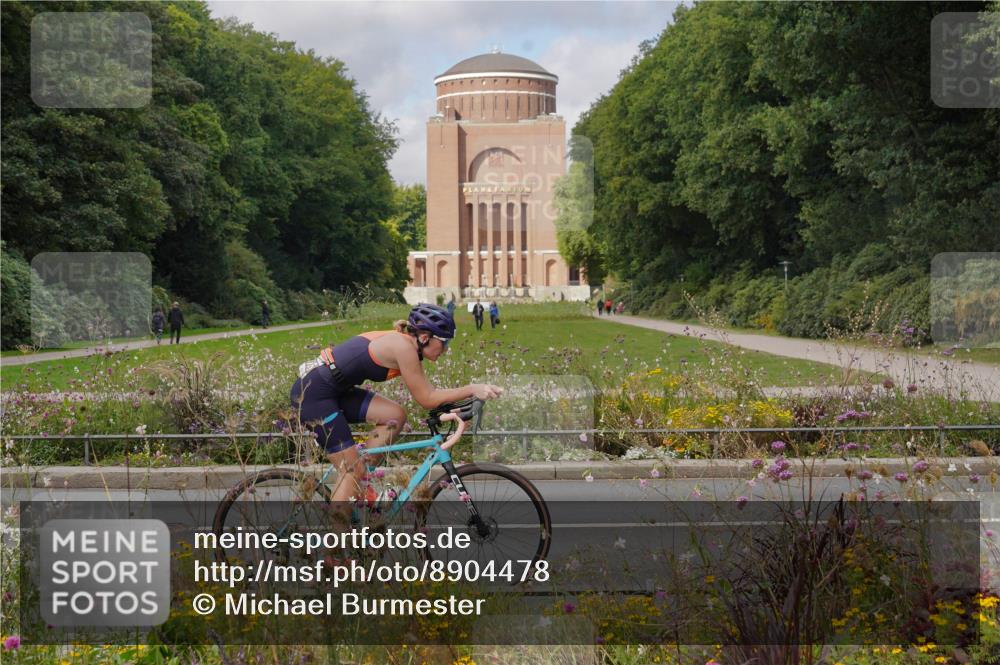14.09.2025 - Stadtparktriathlon Michael Burmester http://msf.ph/oto/8904478 14.09.2025 11:26:28 Radfahren 846, 902, 926, 934, 935, 993, 1015 meine-sportfotos.de