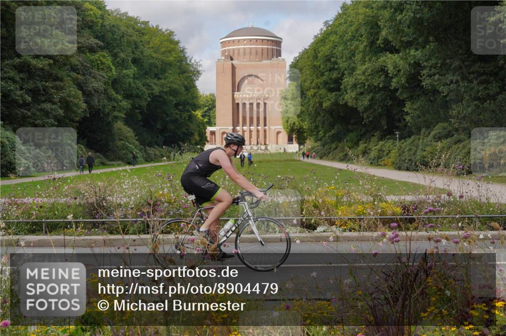 14.09.2025 - Stadtparktriathlon Michael Burmester http://msf.ph/oto/8904479 14.09.2025 11:26:29 Radfahren 846, 902, 926, 931, 934, 935, 976, 993, 1015 meine-sportfotos.de