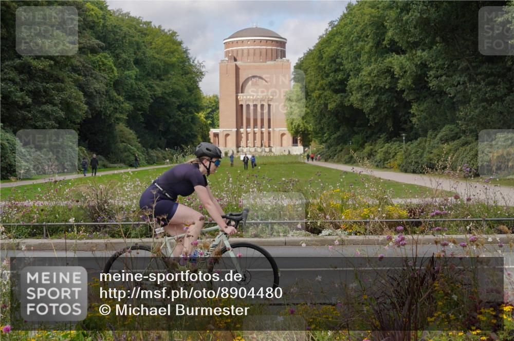 14.09.2025 - Stadtparktriathlon Michael Burmester http://msf.ph/oto/8904480 14.09.2025 11:26:29 Radfahren 846, 902, 926, 931, 934, 935, 976, 993, 1015 meine-sportfotos.de