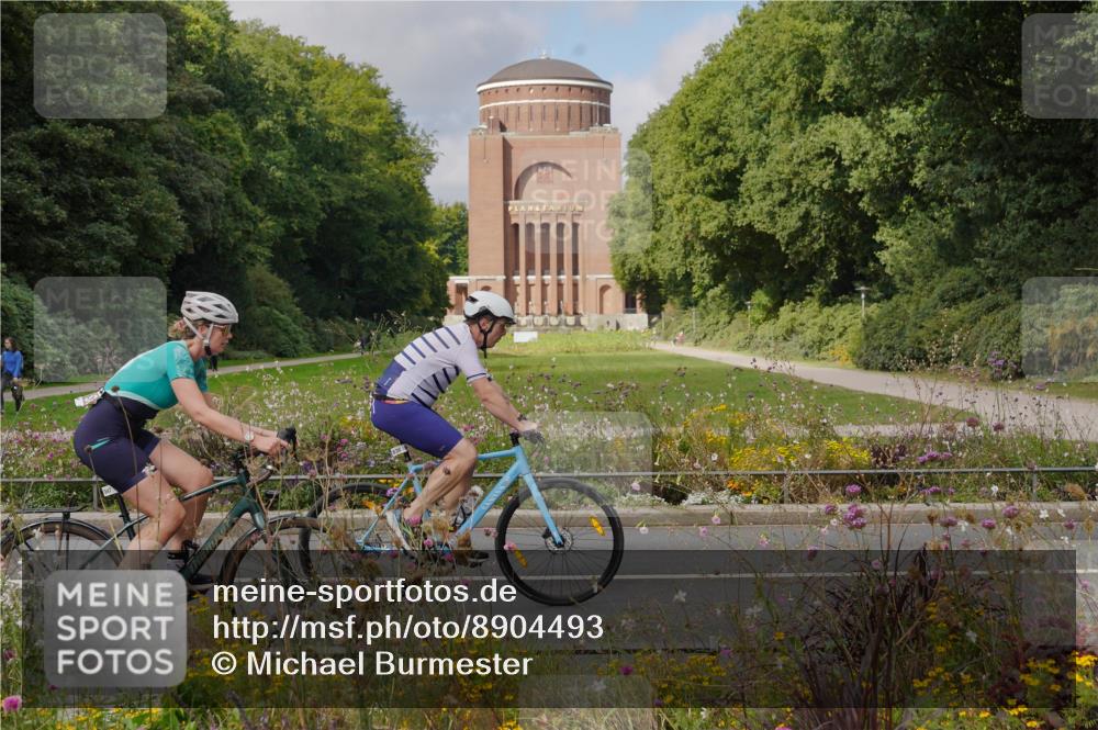 14.09.2025 - Stadtparktriathlon Michael Burmester http://msf.ph/oto/8904493 14.09.2025 11:27:20 Radfahren 836, 838, 867, 874, 947, 979, 996 meine-sportfotos.de