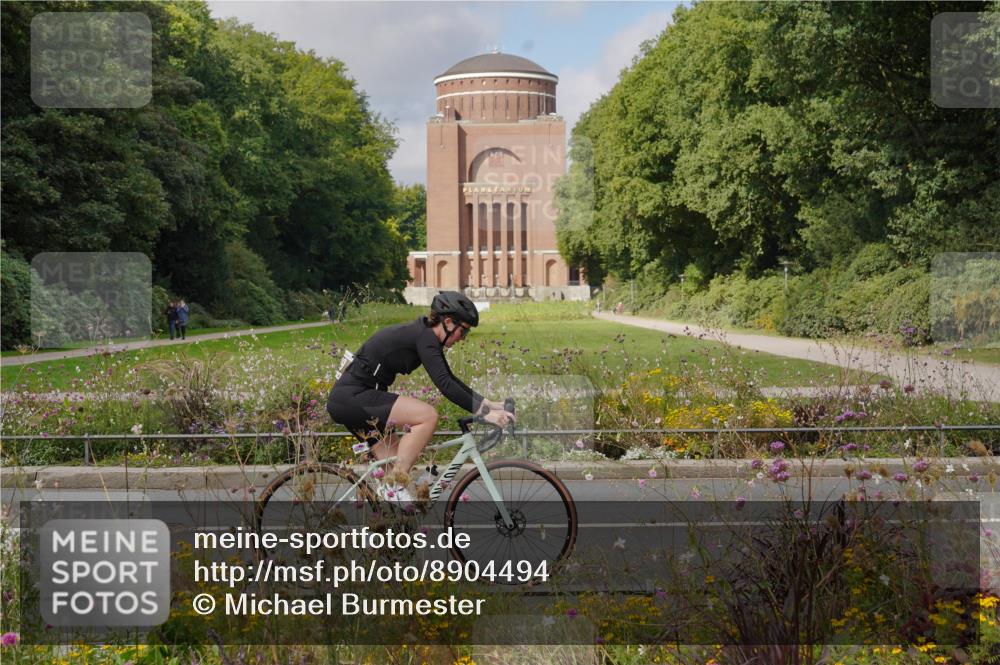 14.09.2025 - Stadtparktriathlon Michael Burmester http://msf.ph/oto/8904494 14.09.2025 11:27:22 Radfahren 836, 838, 867, 874, 947, 979, 996 meine-sportfotos.de